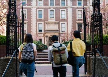 University Tuition Fees To Increase to £9,535 in England by 2025