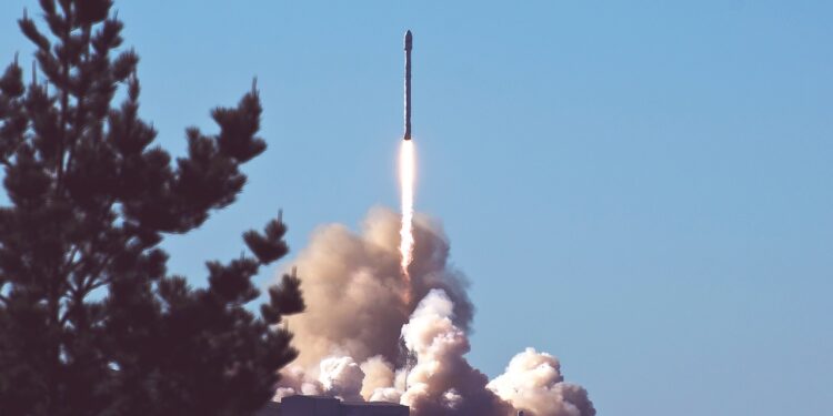 Ukraine Accuses Russia of Using ICBM in Dnipro Attack