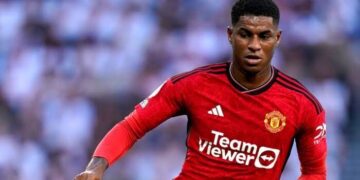 Rashford and Zirkzee on target as Manchester United overwhelm Everton 4-0