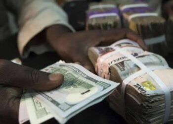 Naira Strengthens Against Dollar as Sellers Struggle to Find Buyers