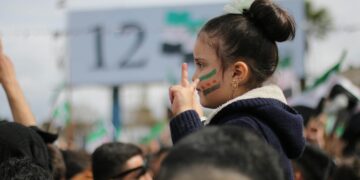 Western Powers Tiptoe Toward Syria’s Islamist-Led Regime