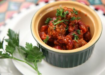 Tired of Making Sour Tomato Stew? Try Out These Tips 