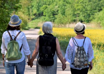 Premature Menopause: Symptoms, How It Starts, and Causes