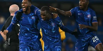 Chelsea Beat Wolves 3-1 to End Winless Streak