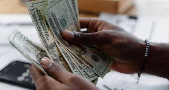 Dollar Holds at ₦1,635, Euro and Pounds Surge in Black Market