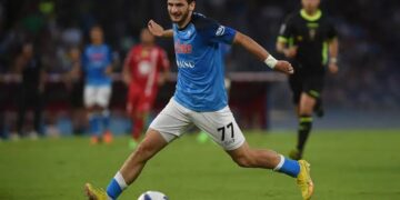 PSG signs Khvicha Kvaratskhelia, for €70M from Napoli