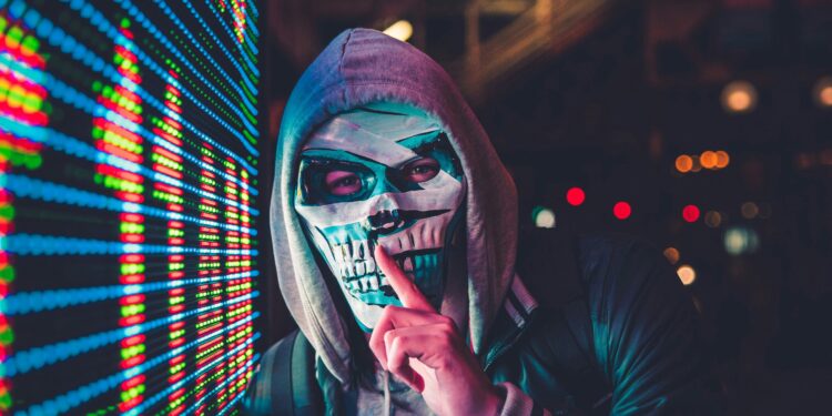 UK to Criminalize Sexually Explicit Deepfakes