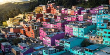 Trump Imposes Tariffs on Colombia Over Migrant Dispute