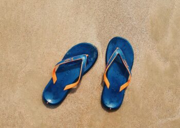 Nine Beaches Closed in Sydney Due to Strange Ball-Shaped Debris