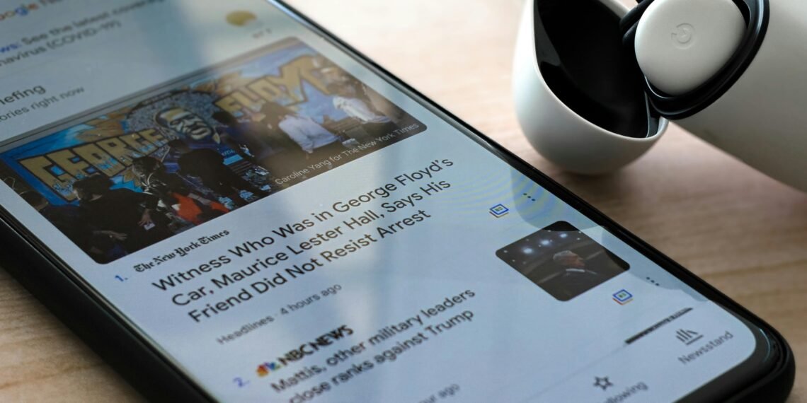 Apple Suspends AI News Alerts Due to Repeated Errors and False Headlines