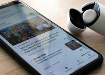 Apple Suspends AI News Alerts Due to Repeated Errors and False Headlines