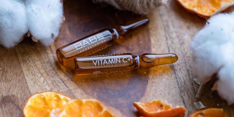 A Complete Guide to Picking the Best Vitamin C Serum for Your Skin