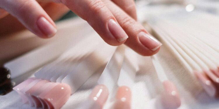 How to Choose the Perfect Nail Shape for Your Hands