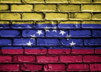 Over 300,000 Venezuelans at Risk as Trump Ends TPS Protections