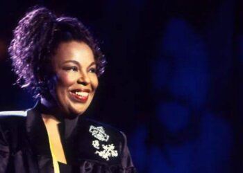 Roberta Flack, Legendary Singer of ‘Killing Me Softly,’ Dies at 88