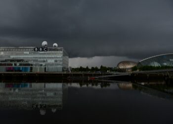 Azerbaijan Suspends BBC News Azerbaijani Service in Baku