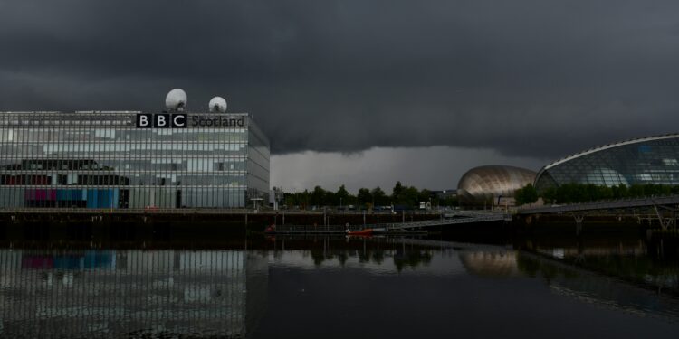 Azerbaijan Suspends BBC News Azerbaijani Service in Baku