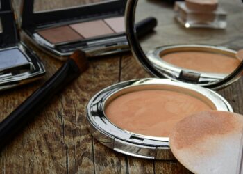 How to Keep Your Makeup Intact for Nigeria’s Hot Weather