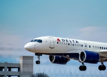 Delta Flight Flips On Arrival At Toronto Airport, Eight Reportedly Injured