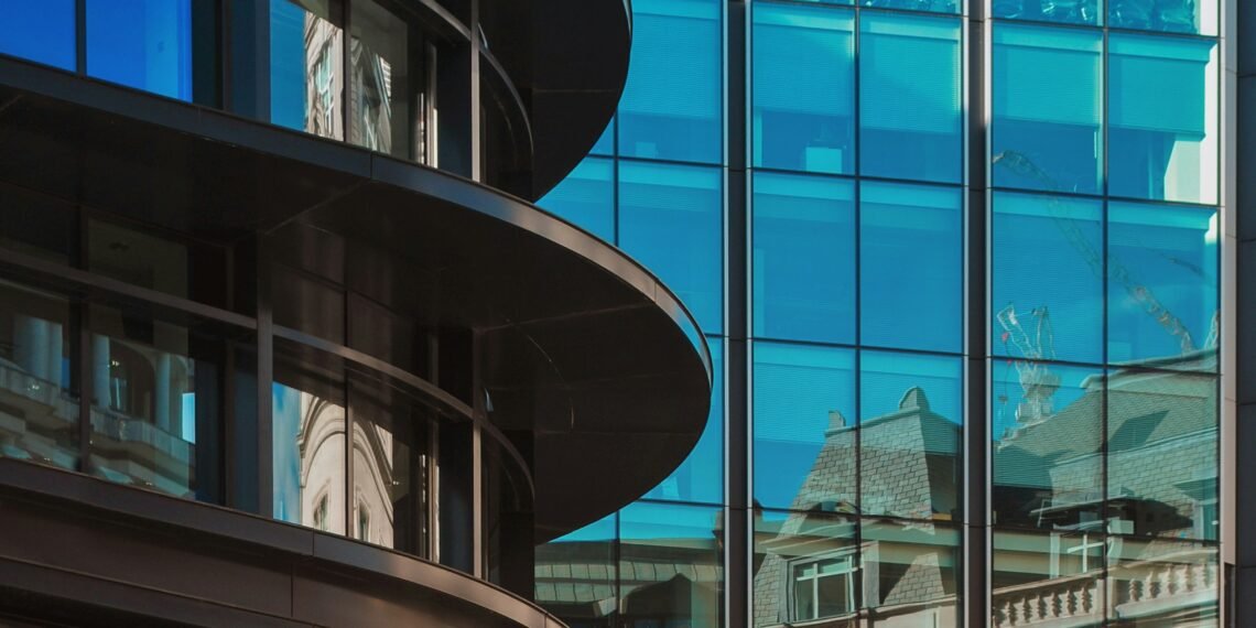 AI Impact on Banking: Asia Bank Cuts 4,000 Positions