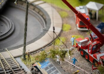 Greek Opposition Moves to Censure Government Over Tragic Train Crash