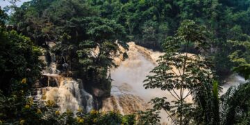 Rebel Authorities in Eastern Congo Bury Victims of Deadly Blast