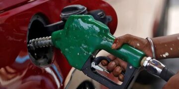 NNPC Reduces Petrol Pump Price to N860 per Liter