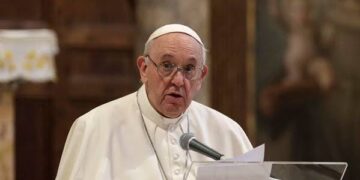 Pope Francis Breathes Without Ventilation as Health Improves