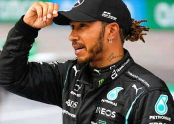 Hamilton wins first Ferrari, Chinese GP sprint race