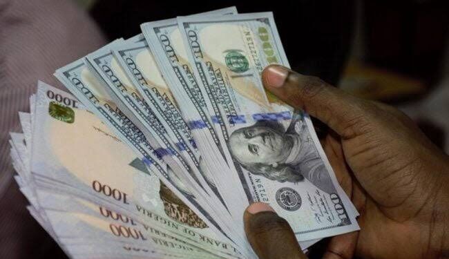 Naira Slumps Against Dollar, Euro, and Pound