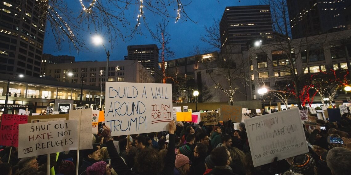 Poll: Majority of Americans Disapprove, Say Trump Is Leading the Country in the Wrong Direction