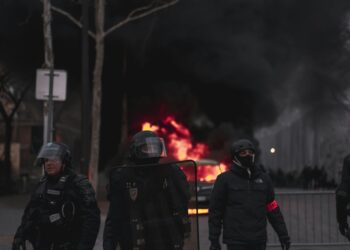 Romanians Stage Protest After Far-Right Presidential Frontrunner Gets Arrested