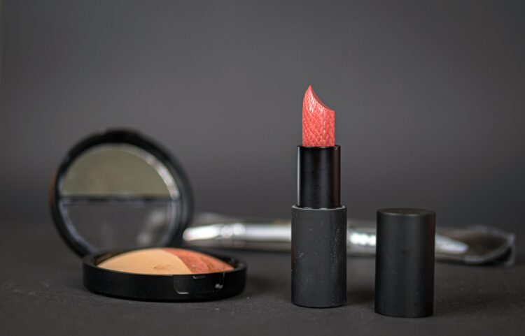 The 10 Makeup Tools Every Beauty Lover Needs in Their Kit