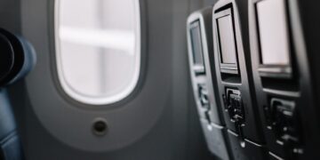 US Aviation Industry Struggles as Consumers Pull Back on Travel Spending