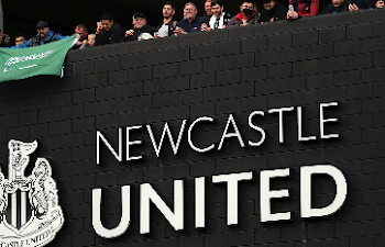 Newcastle Hammer Man United 4-1 Estimate Historic League Double