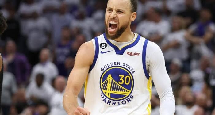 Stephen Curry Drops 52 Points in Warriors’ Win Over Grizzlies in Key Playoff Push