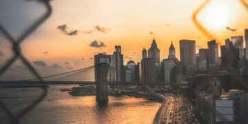 6 Dead After Sightseeing Helicopter Crashes in New York's Hudson River