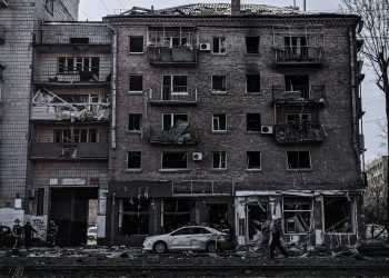 Russian Missile Strike on Kyiv Kills 8 Civilians