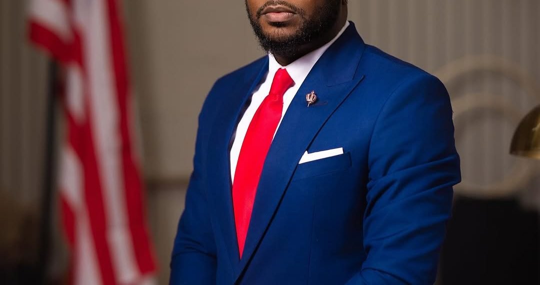 Tunde Ednut Becomes U.S. Citizen, Honoured With Lifetime Achievement Award