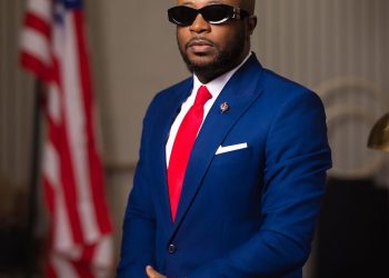 Tunde Ednut Becomes U.S. Citizen, Honoured With Lifetime Achievement Award