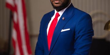 Tunde Ednut Becomes U.S. Citizen, Honoured With Lifetime Achievement Award