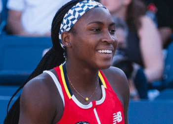 French Open: Gauff Powers Past Valentova to Make the Last 16