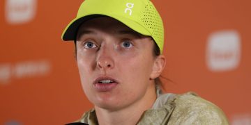 Swiatek cruises over Cocciaretto in 52 minutes to get to the third round at the Italian Open