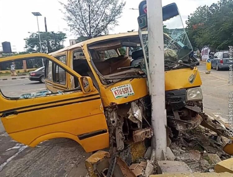 Drunk Driver Crashes Bus in Lagos, Injures Couple and Several Others