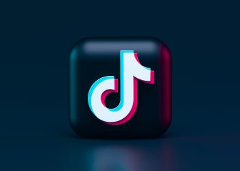 TikTok’s ‘Unpretty’ Trend: Why Gen Z is Ditching Filters for Raw Skin Texture