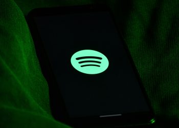 Spotify Reports Rise in Paying Subscribers and Record Profit