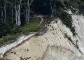 Southern China Landslides Leave 2 Dead, 19 Missing