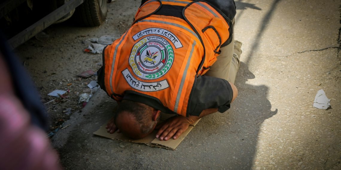 Israeli Strikes Kill 30 in Gaza, Including Journalist and Emergency Chief