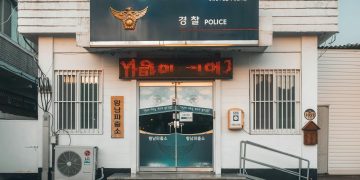 South Korea Bans Ex-PM Han, Finance Chief Choi From Travel