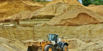 Guinea Cancels 51 Mining Permits in Regulatory Crackdown